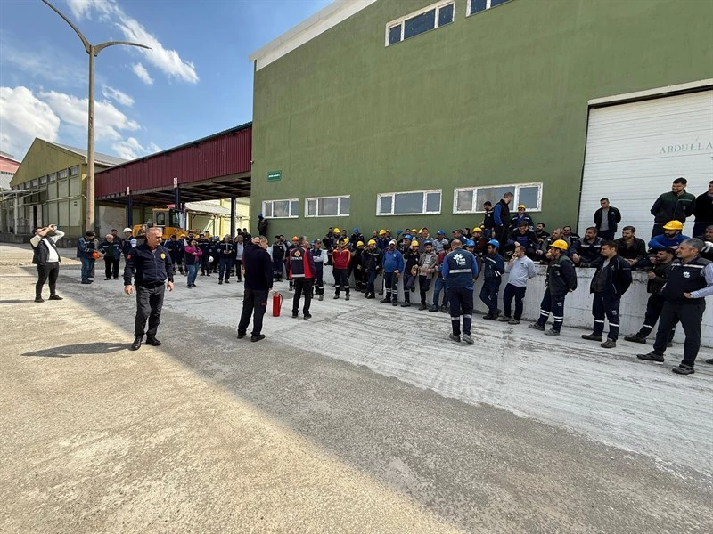 İTFAİYEDEN ŞEKER FABRİKASI PERSONELİNE  YANGIN EĞİTİMİ