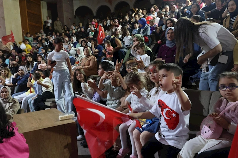 “Kırmızı Başlıklı Kız ve Orman” Çocuk Oyunu Sahnelendi