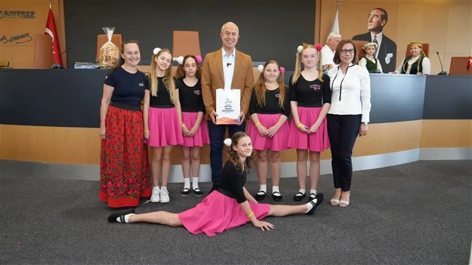 KARDEŞ ŞEHİR ÇOCUKLARINDAN BAŞKAN ÖZÇELİK