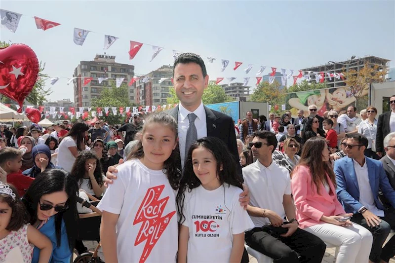 Bayraklı’da muhteşem 23 Nisan Karnavalı