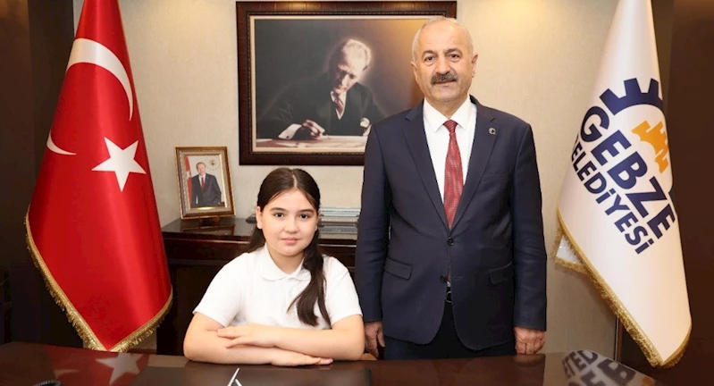 Başkan Büyükgöz koltuğu   Kübra Sultan’a devretti