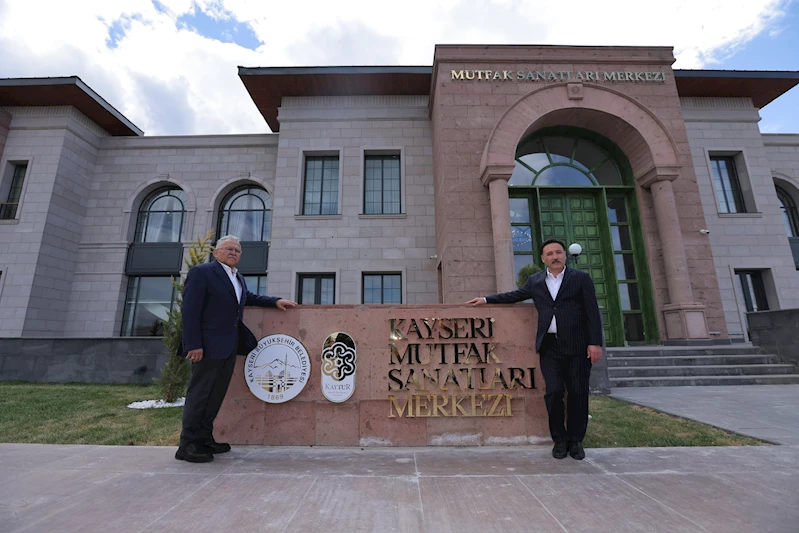 Vali Çiçek’ten Başkan Büyükkılıç’a ‘Mutfak Sanatları Merkezi’ Övgüsü: “Muhteşem Olmuş”