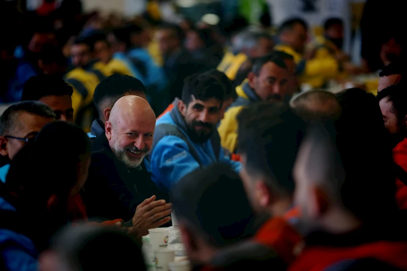 BAŞKAN ÇOLAKBAYRAKDAR, “GECE-GÜNDÜZ DEMEDEN DAHA GÜZEL HİZMET İÇİN ÇALIŞIYORUZ”