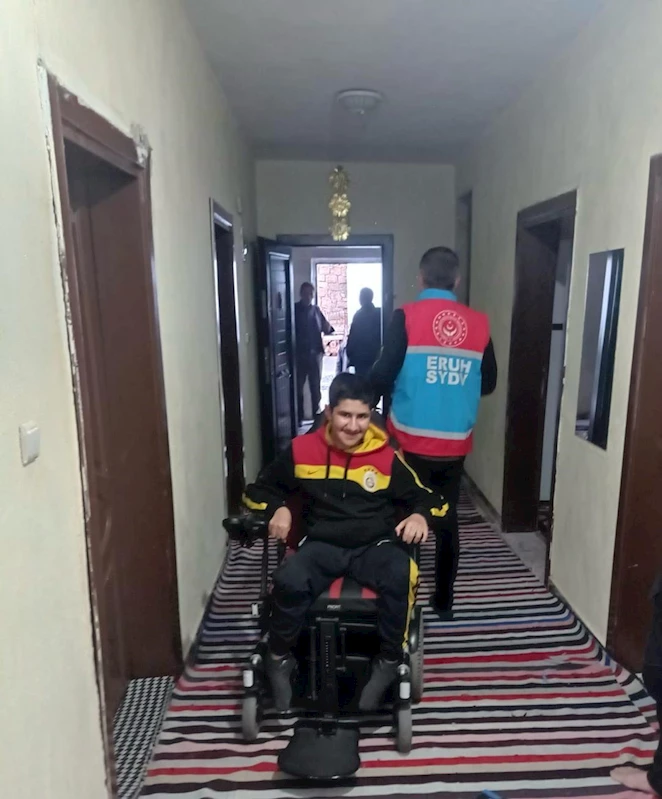 SİİRT’TE HAMİT’İN HAYALİ GERÇEK OLDU: AKÜLÜ SANDALYESİNE KAVUŞTU!