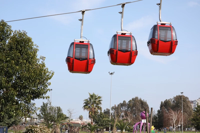 Yenilenen teleferiğe tatilde yoğun ilgi