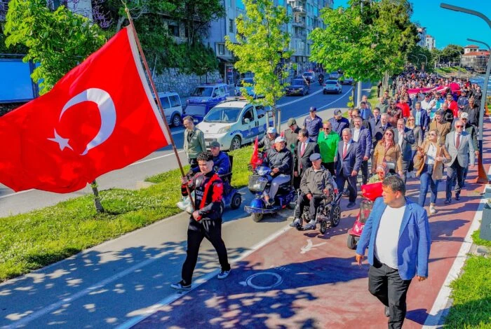 ÜNYE’DE GENÇLİK YÜRÜYÜŞÜ