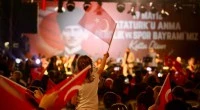Kepez’de 19 Mayıs coşkusu: Gençlerden efsane sanatçılara saygı konseri