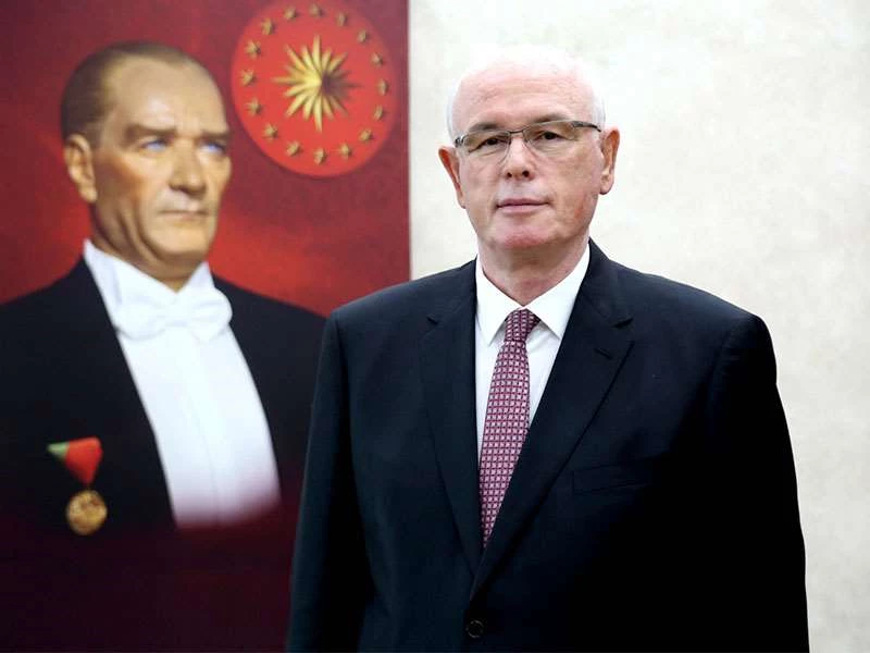 BAŞKAN KURT: “EMEKTEN YANA DURMANIN, HALKTAN YANA MÜCADELE ETMENİN ONURUNU TAŞIYORUZ”