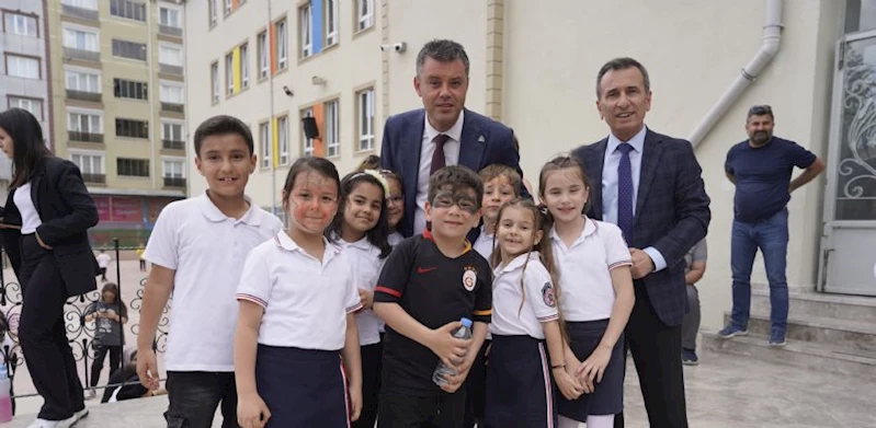 Başkan Sarıkurt, Unilever-İş İlkokulu Bahar Kermesine Katıldı