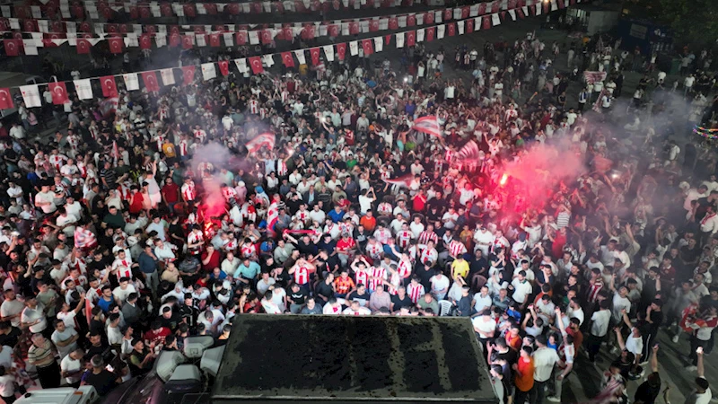 Büyükşehir, İstiklalspor’un Şampiyonluk Yolculuğunu Dev Ekranda Sporseverlerle Buluşturdu