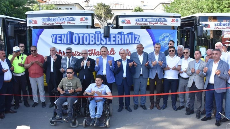 SİİRT BELEDİYESİ FİLOSUNA 14 OTOBÜS KATTI