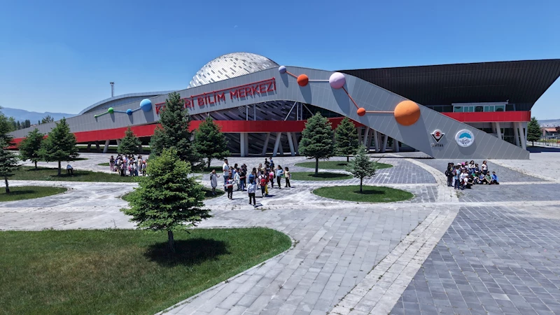 Büyükşehir’in Bilim Merkezi’nden Geçmiş ile Geleceğe Yönelik İki Önemli Sergi Birden