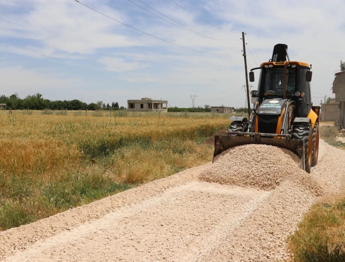 HALİLİYE’DE KIRSAL MAHALLELERDE ÜSTYAPI ÇALIŞMALARI ARALIKSIZ SÜRÜYOR