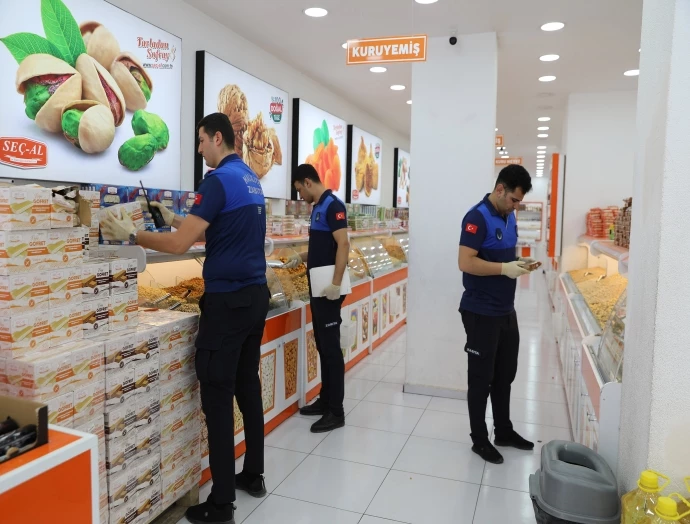 HALİLİYE BELEDİYESİ’NDEN TATLI VE ŞEKERLEME SATIŞ NOKTALARINA SIKI DENETİM