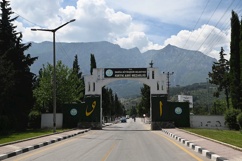 Kırtık Mezarlığı’nda Bozulan Kaldırımlar Yenilendi