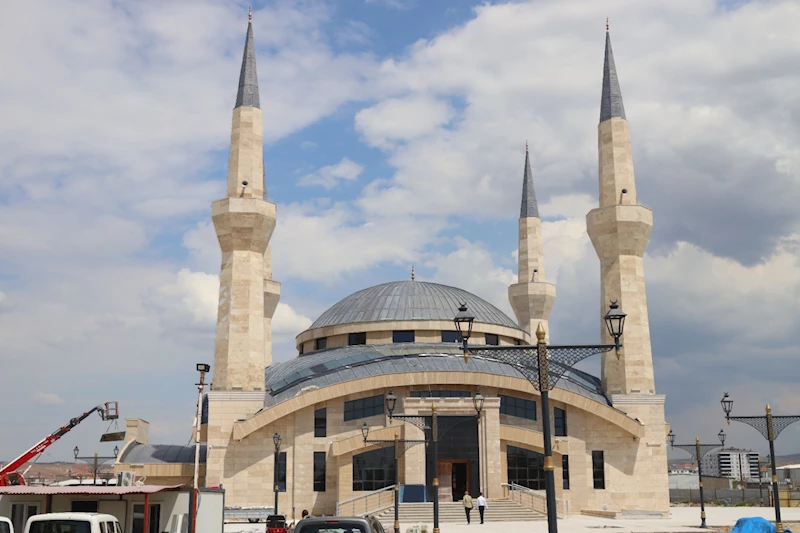 HASTA YAKINI KONUK EVİ VE KÜLLİYESİ PROJESİNDE CAMİ İNŞAATI TAMAMLANDI, SON DOKUNUŞLAR YAPILIYOR