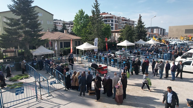 KIRŞEHİR BELEDİYESİ, ÜCRETSİZ FİDE DAĞITIMINA BAŞLADI