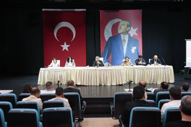 CHP Lideri Özel’e Yapılan Saldırı Konak Meclisi’nde Kınandı