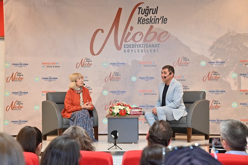 Ayşe Kulin, Niobe Edebiyat ve Sanat Söyleşileri’nde Manisalılarla Buluştu