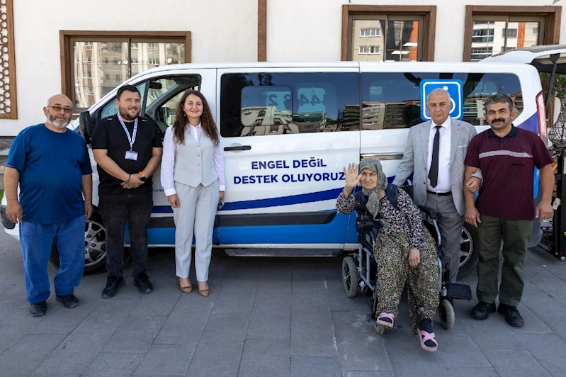 YUNUSEMRE BELEDİYESİ ENGELLİ VATANDAŞLARININ YANINDA