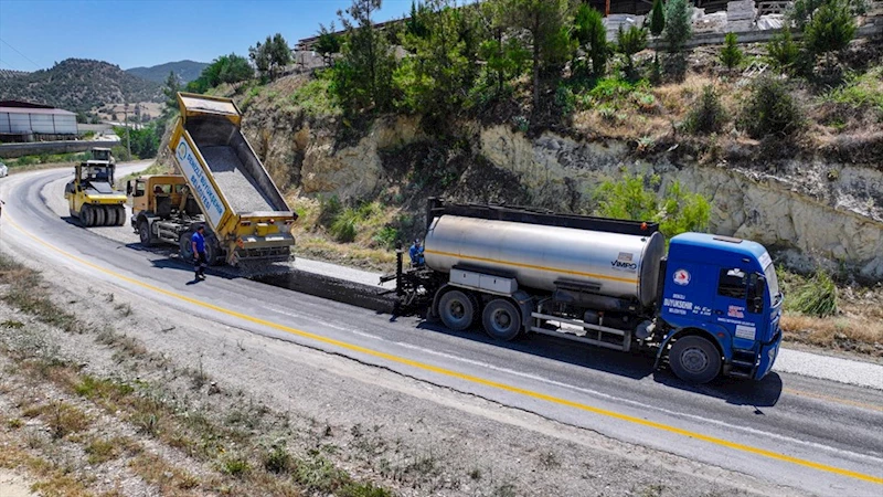 Denizli Büyükşehir’in asfalt mesaisi başladı