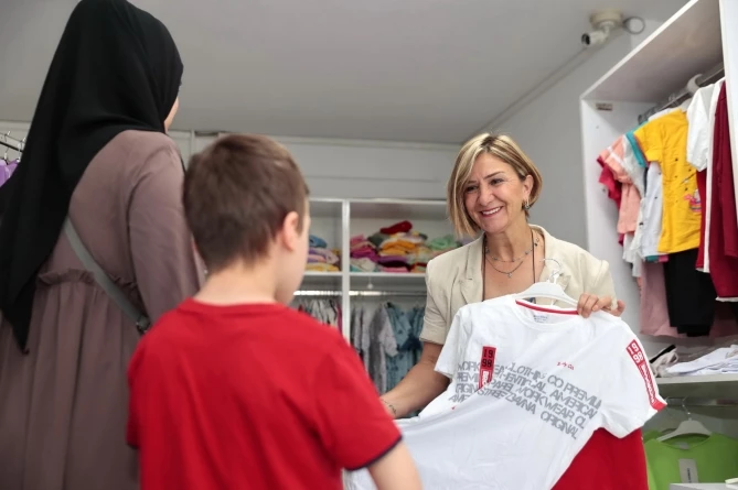 Bayramda dayanışmanın adresi: Giysi Market