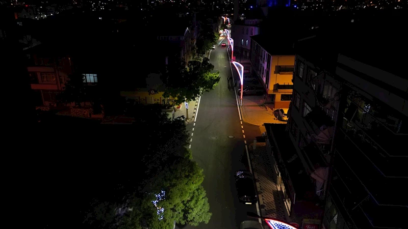 ŞEHİT KAZIM CADDESİ ATATÜRK’ÜN IŞIĞIYLA AYDINLANIYOR