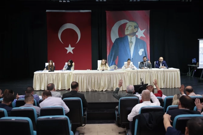 Konak Meclisi’nde Başkan Tugay’a destek açıklaması
