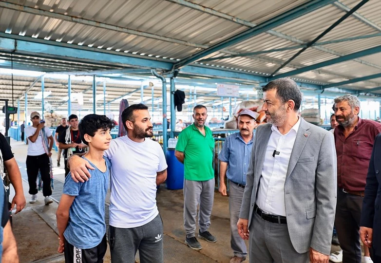 Başkan Çavuşoğlu’ndan Kurban Pazarı ziyareti
