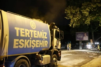 ESKİŞEHİR’DE YOL ÇALIŞMALARI GECE-GÜNDÜZ ARALIKSIZ DEVAM EDİYOR