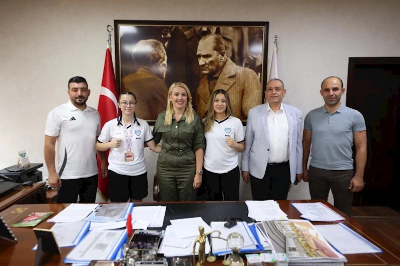 Milli Sporcular Ve Milli Antrenör’den Başkan Doğan