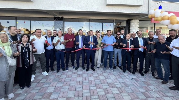 BAŞKANIMIZ, KELKİT İLÇEMİZDE VENÜS CAFE & BİSTRO ADLI İŞLETMENİN AÇILIŞINA KATILDI