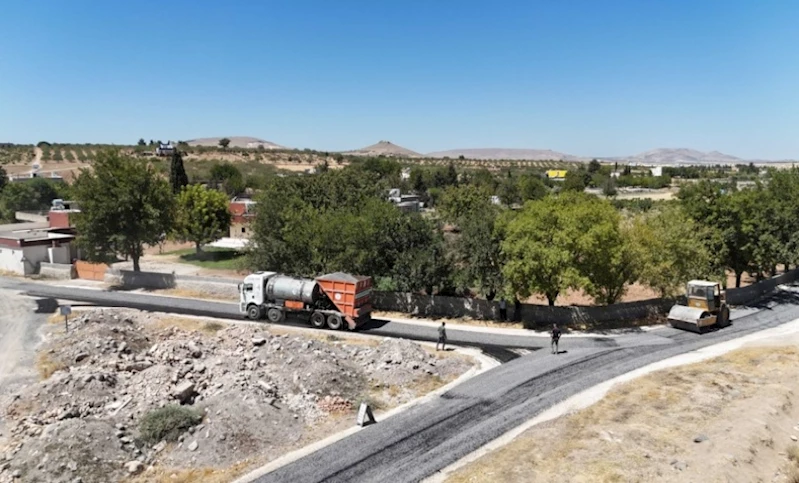 KARAKÖPRÜ KIRSALINDA KONFORLU ULAŞIM İÇİN YOLLAR YENİLENİYOR