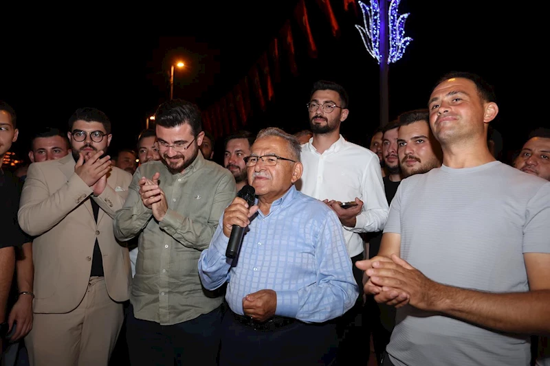 Genç Dostu Başkan, TÜGVA Yaz Okulları Şenliği’ne Katılacak Bin Kişilik Kayseri Heyetini Uğurladı