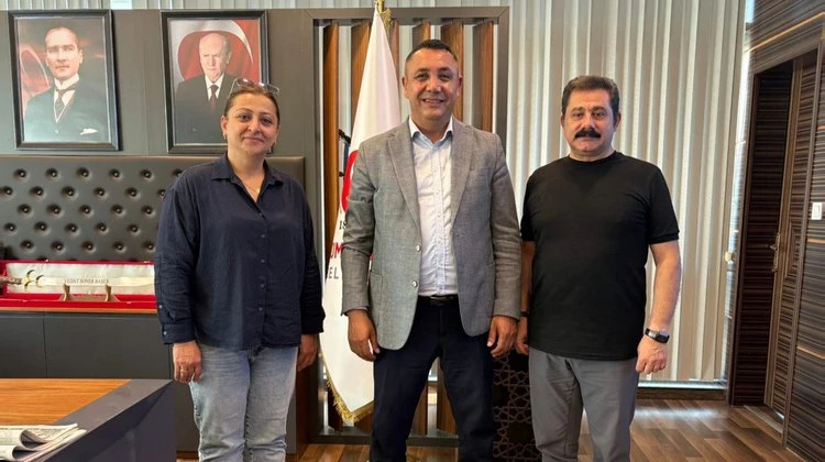 TÜRK HALK MÜZİĞİ SANATÇISI NURULLAH AKÇAYIR VE DEĞERLİ EŞİ TUĞBA AKÇAYIR’DAN BAŞKANIMIZ ZİYARET