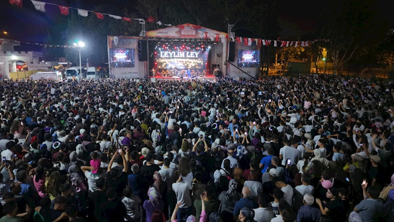 Mahmut Tuncer, Ağustos Fuarı’nda Coşkuyu Zirveye Taşıdı