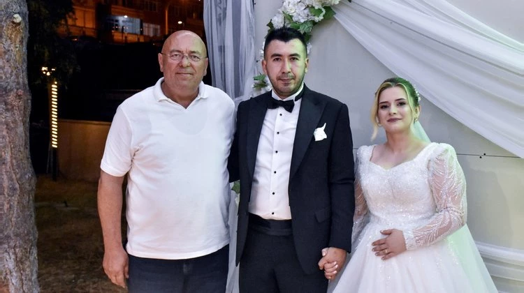 BELEDİYE BAŞKAN YARDIMCIMIZ NECATİ YILMAZ, SİBEL KOÇ VE SELİM ARSLAN’IN DÜĞÜN MERASİMİNE KATILDI