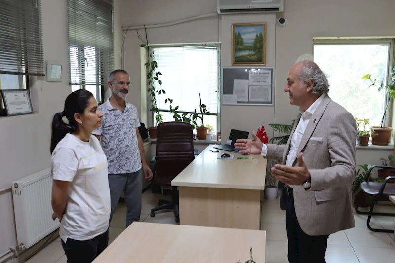 İZMİT BELEDİYESİ, MUHTARLARLA BİRLİKTE MAHALLELERİN NABZINI TUTUYOR