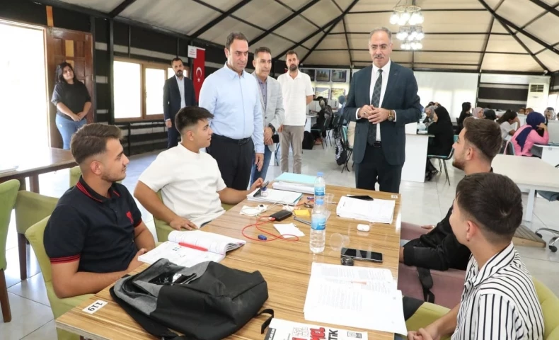 Başkan Kuş ve Elgün Üniversite Adaylarıyla Buluştu