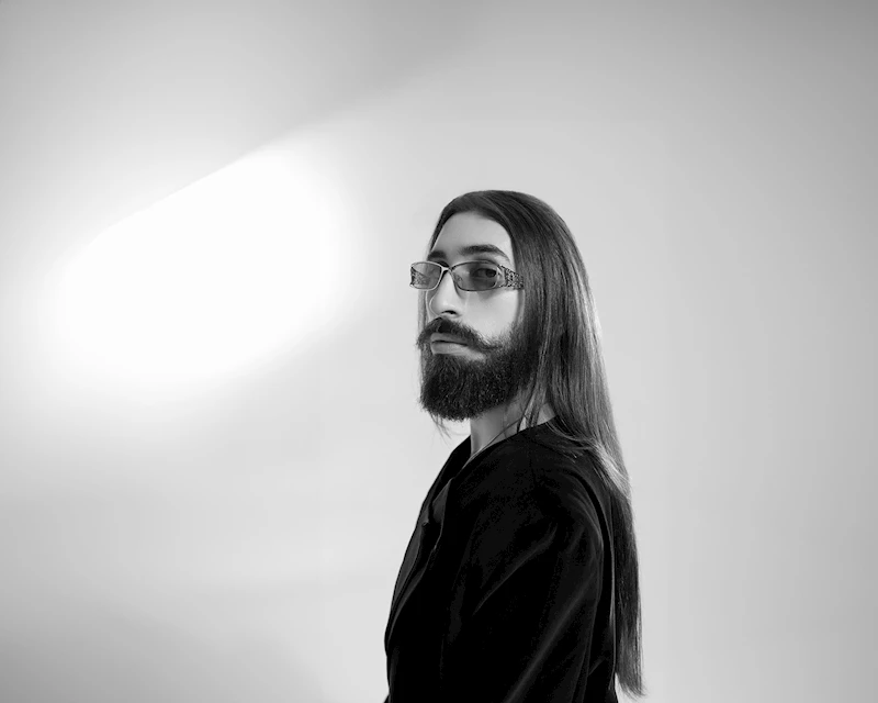 SEMPOZYUMUN KAPANIŞINDA EMRE FEL SAHNE ALACAK