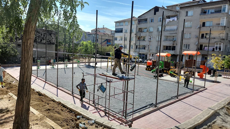 Sultan Alparslan Caddesi Parkı’nda Son Rötuşlar