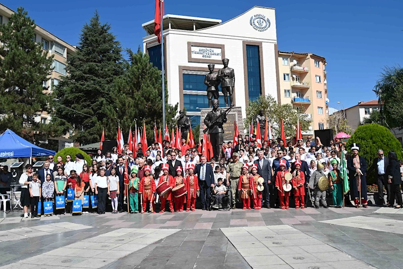 -BOZÜYÜK’TE İLKÖĞRETİM HAFTASI KUTLANDI