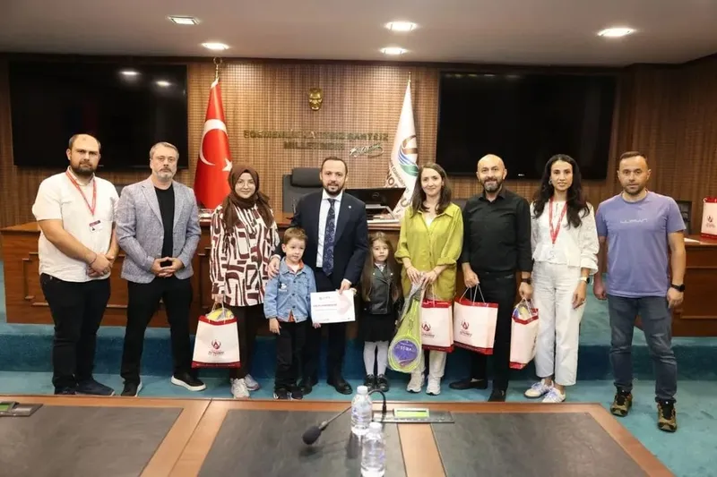 ATIK PİL KAHRAMANLARI SPOR MALZEMELERİYLE ÖDÜLLENDİRİLDİ