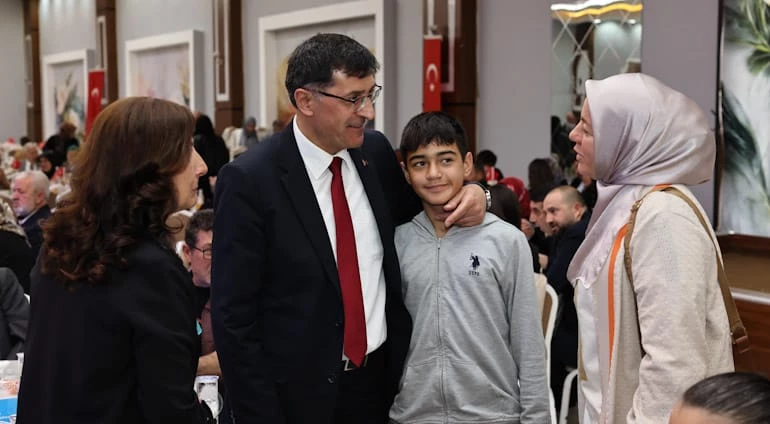 GAZİLERİMİZİN ONURUNA VEFA YEMEĞİ DÜZENLENDİ