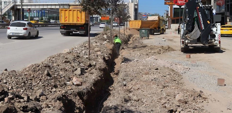 İZMİT BELEDİYESİNDEN YAHYAKAPTAN’A DEKORATİF AYDINLATMA