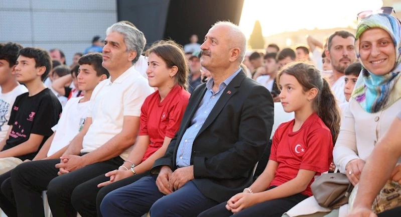 Gebze Kent Meydanı’nda Milli Maç Coşkusu