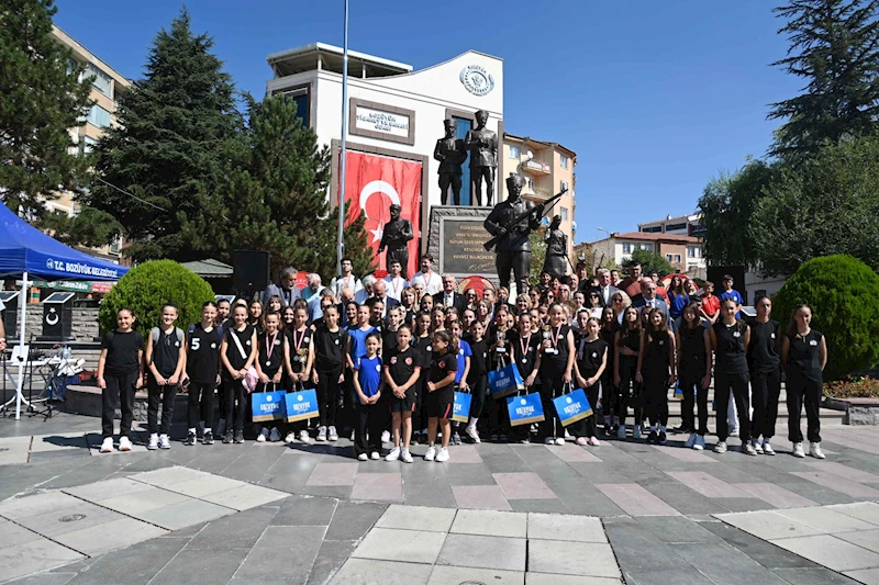 -BOZÜYÜK’ÜN KURTULUŞUNUN 103. YILINDA ŞEHİTLER ANILDI