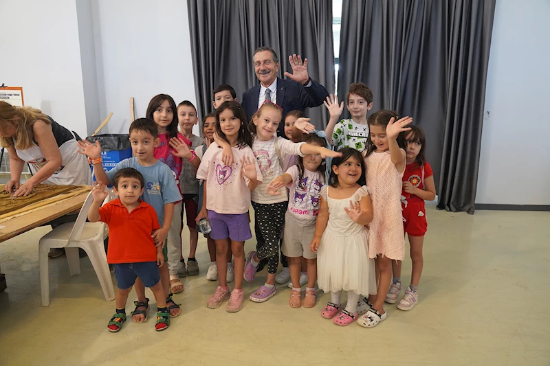 ÇOCUKLAR YAZILIKAYA